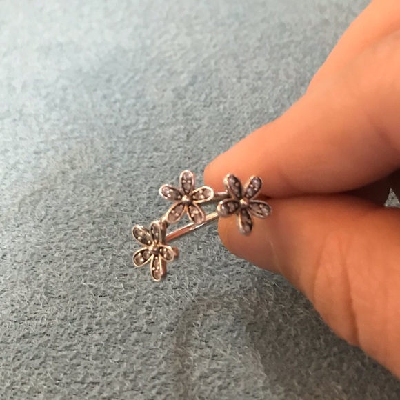 Pandora flower ring - Picture 2 of 3